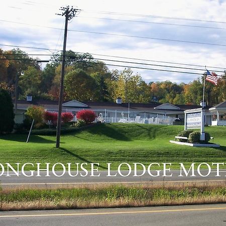 Longhouse Lodge Motel Воткінс-Глен Екстер'єр фото